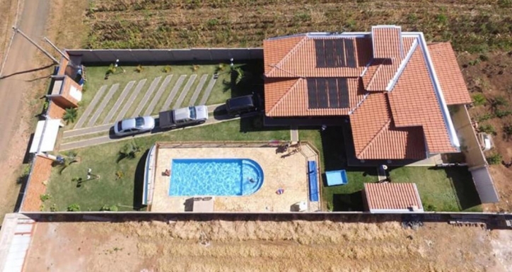 Chácara, 3 quartos, 1280 m² - Foto 1