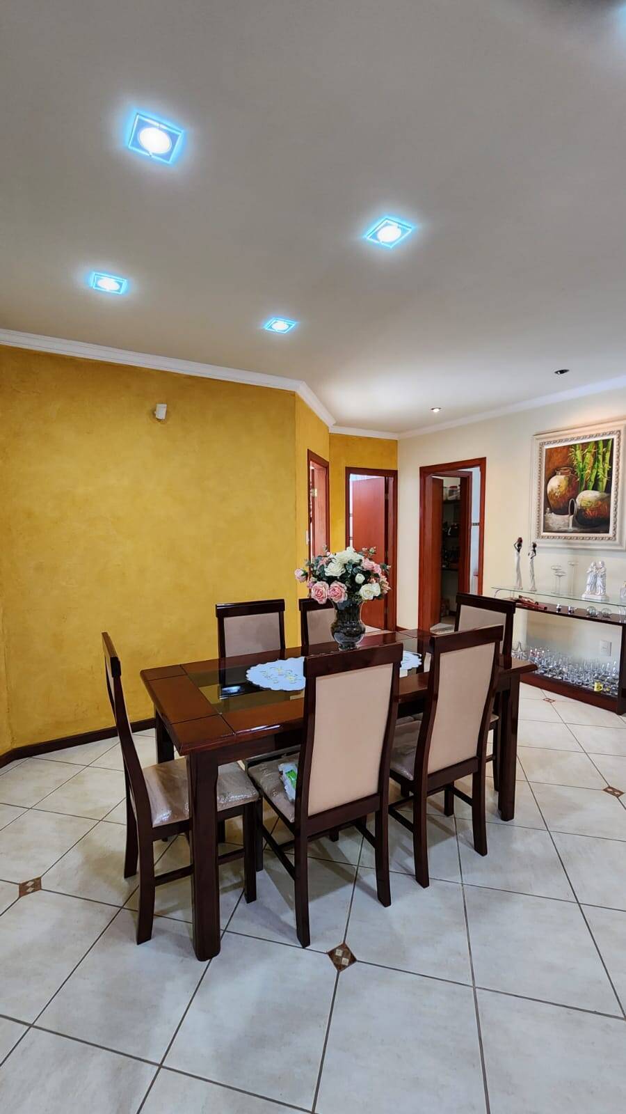 Casa, 4 quartos, 220 m² - Foto 2