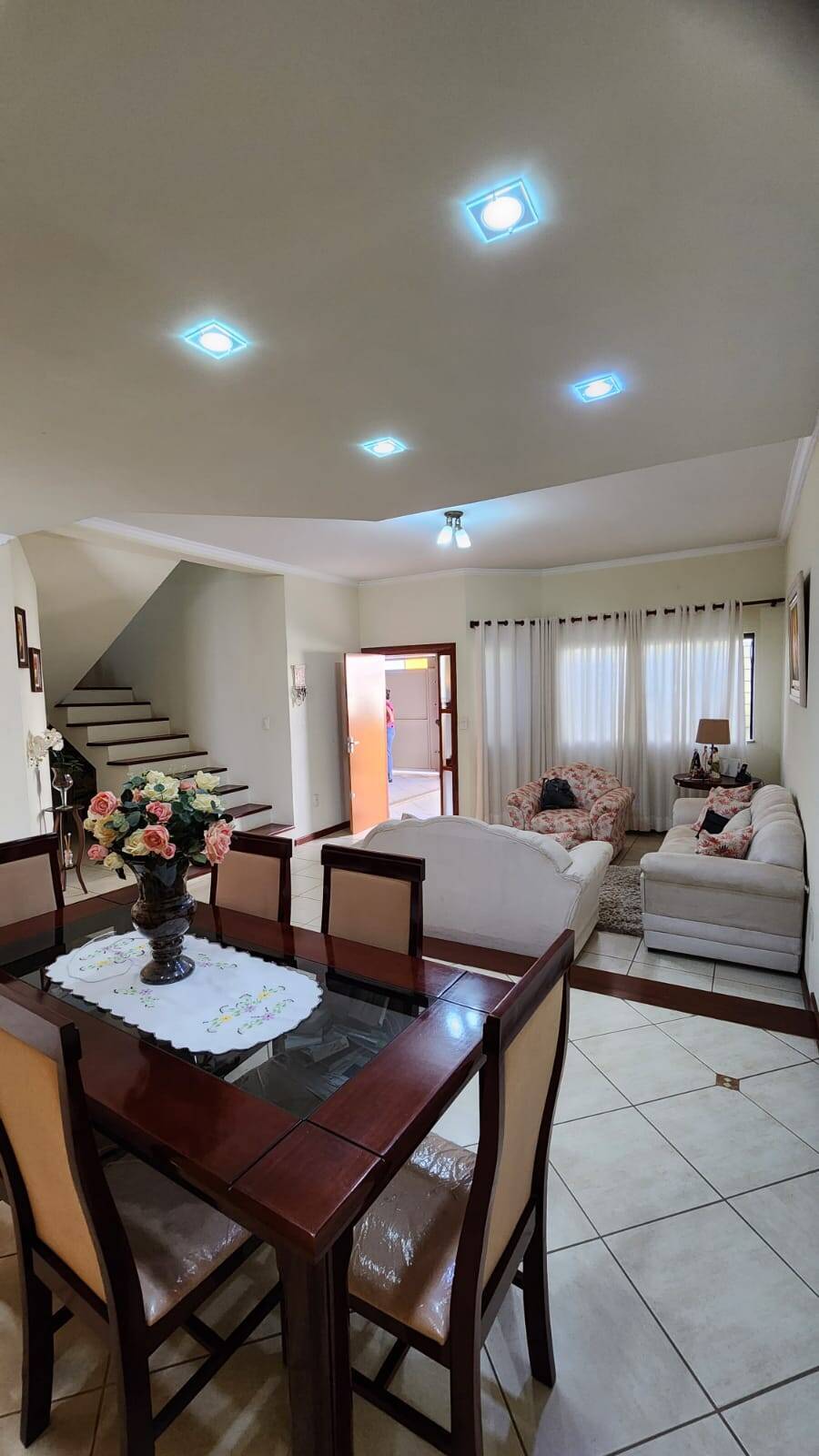 Casa, 4 quartos, 220 m² - Foto 3