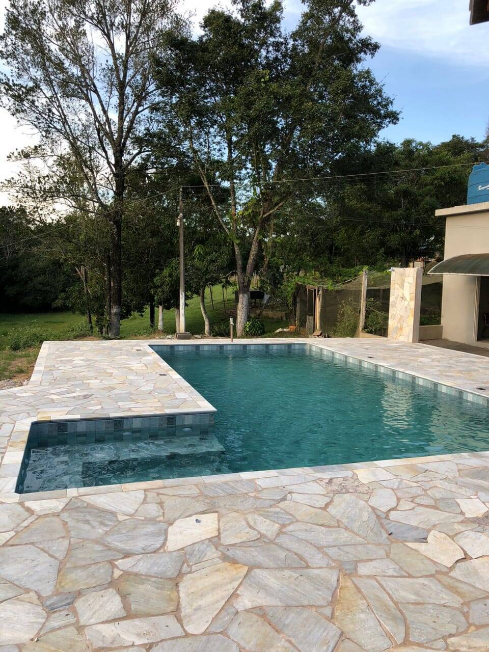 Chácara à venda com 5 quartos, 425m² - Foto 1