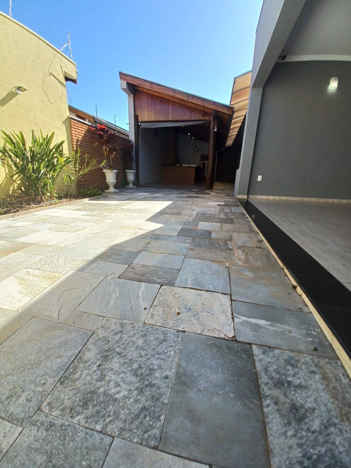 Casa, 4 quartos, 214 m² - Foto 1