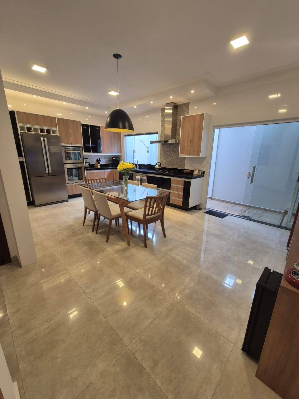 Casa, 3 quartos, 201 m² - Foto 2