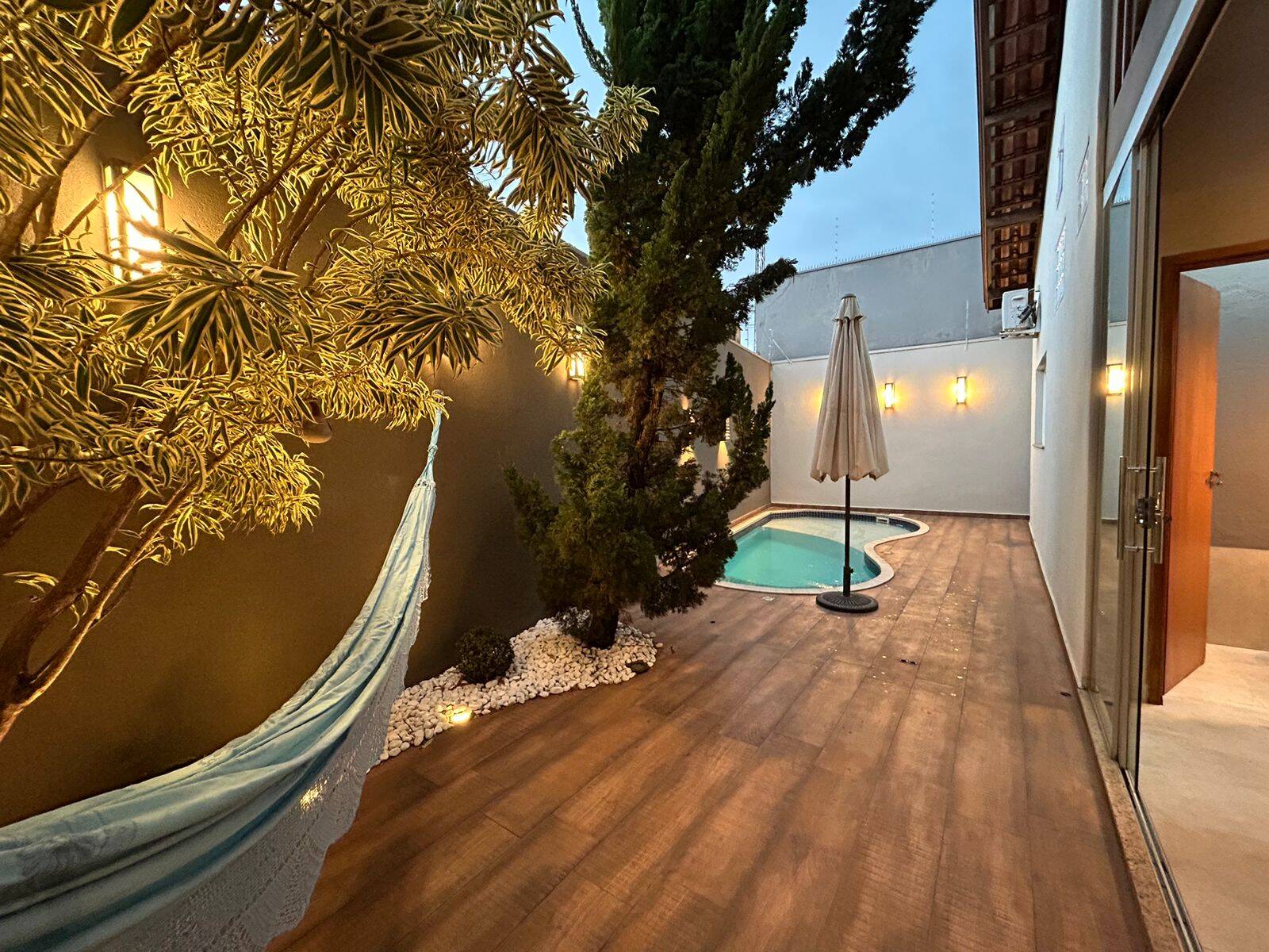 Casa, 3 quartos, 165 m² - Foto 1