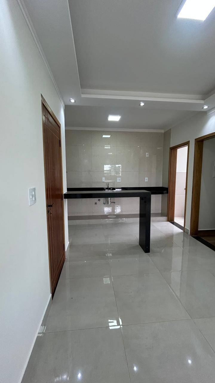 Apartamento à venda com 2 quartos, 65m² - Foto 1