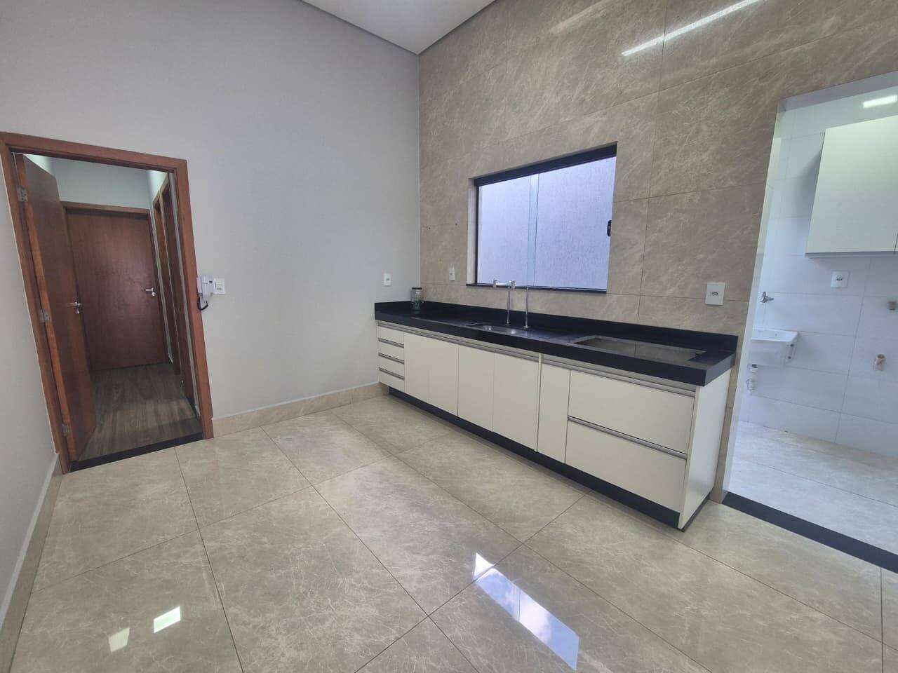 Casa à venda com 2 quartos, 100m² - Foto 5