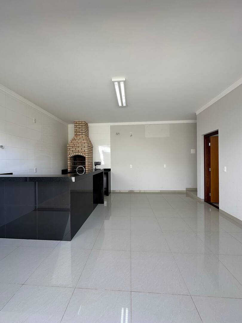 Casa, 3 quartos, 180 m² - Foto 1