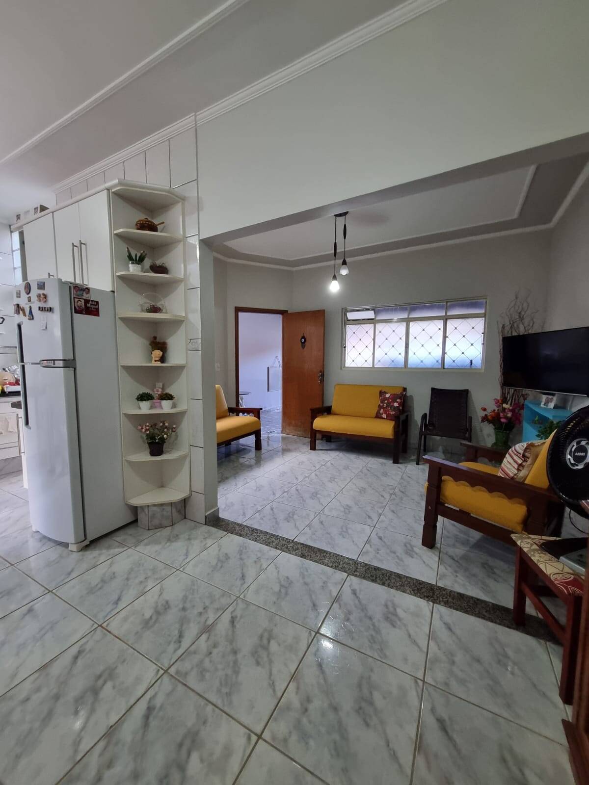 Casa à venda com 3 quartos - Foto 1
