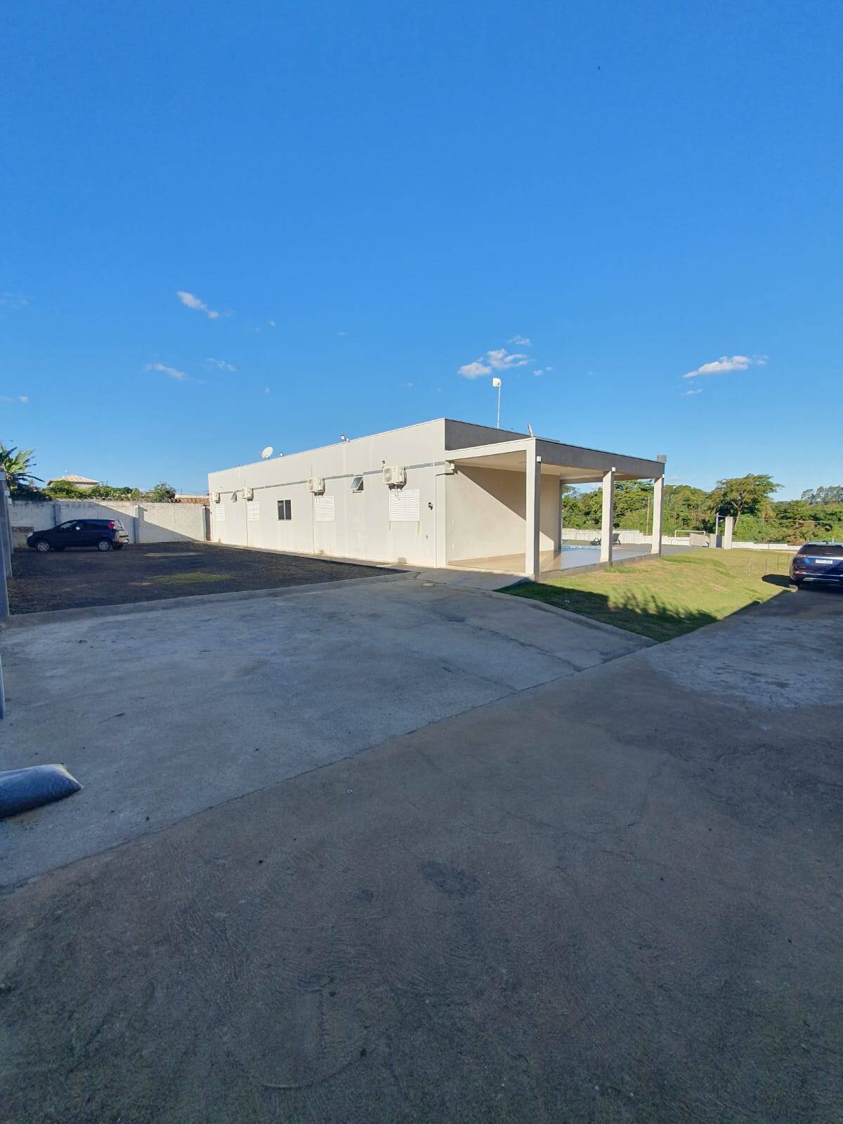 Chácara, 3 quartos, 2560 m² - Foto 1