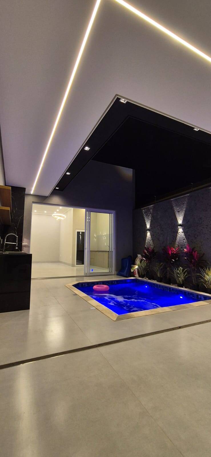 Casa, 3 quartos, 134 m² - Foto 1