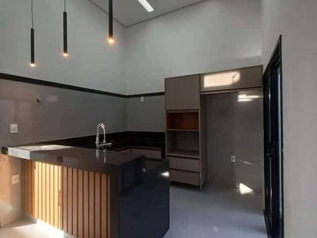 #230 - Casa para Venda em Franca - SP