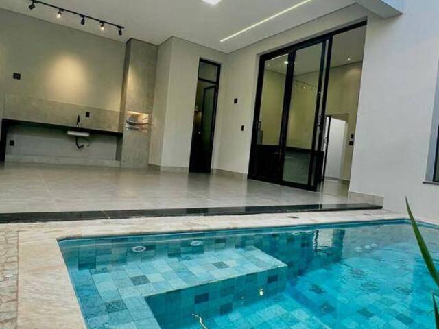 #332 - Casa para Venda em Franca - SP