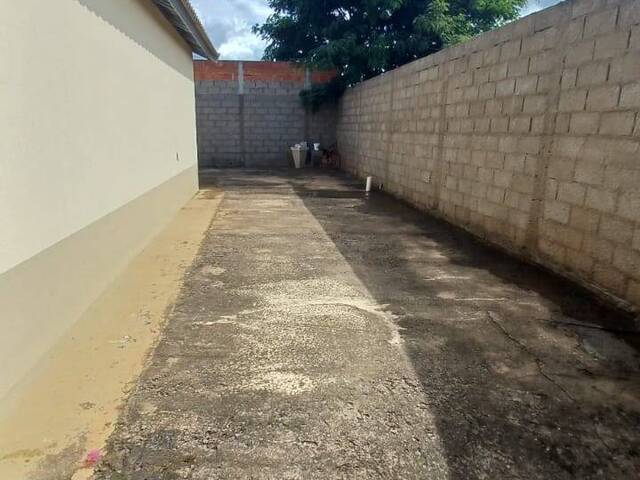 #420 - Casa para Venda em Franca - SP