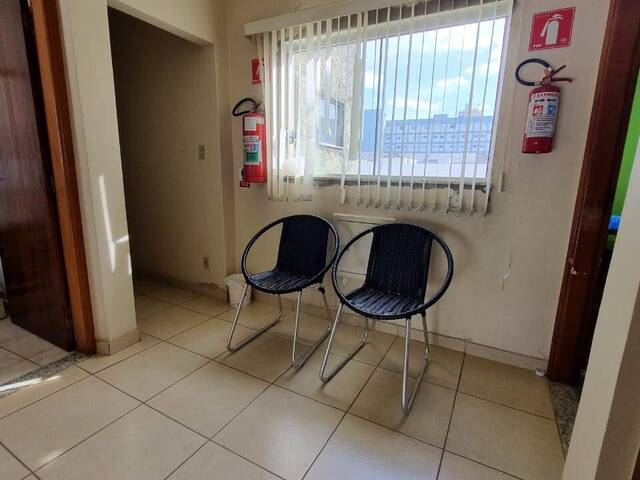 #649 - Sala para Venda em Franca - SP - 2