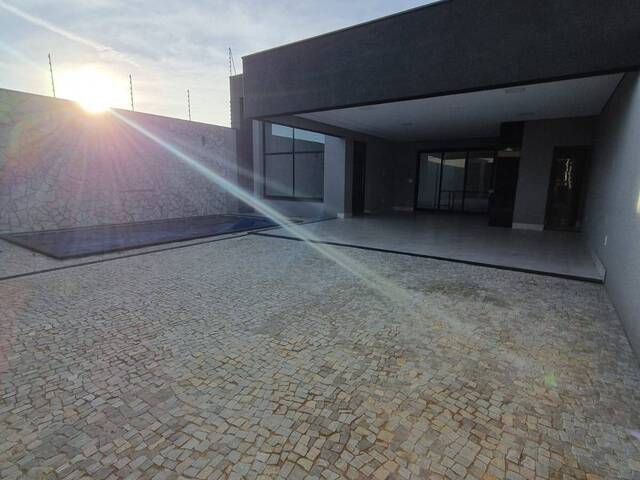 #650 - Casa para Venda em Franca - SP - 2