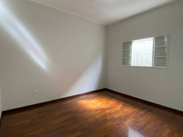 #704 - Casa para Venda em Franca - SP - 3