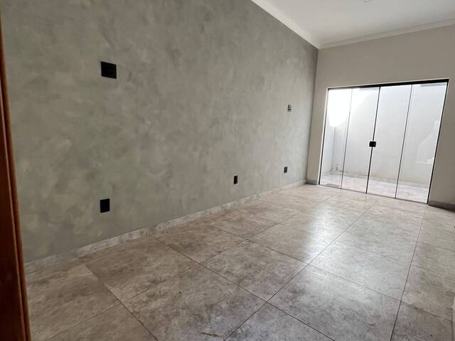 #390 - Casa para Venda em Franca - SP